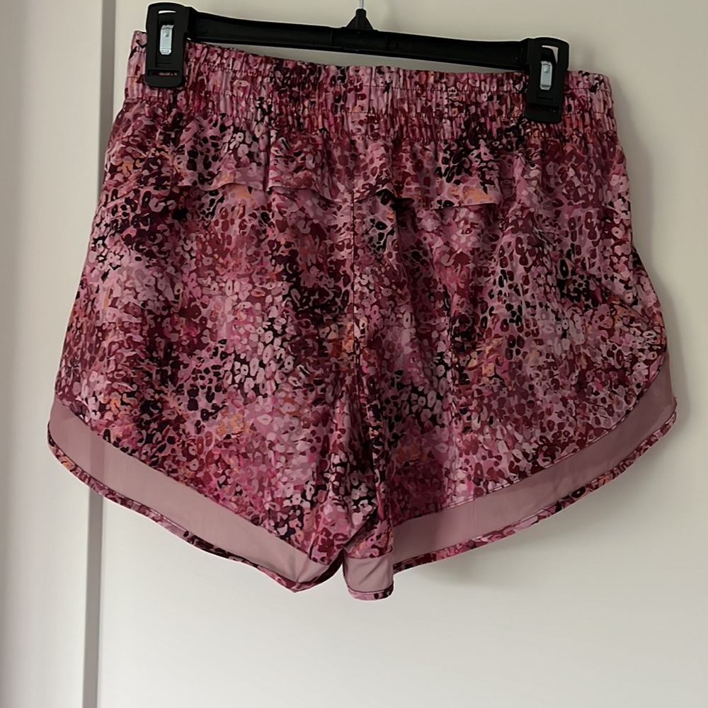 Athleta Mesh Racer Run 4” Short - Picture 2 of 4